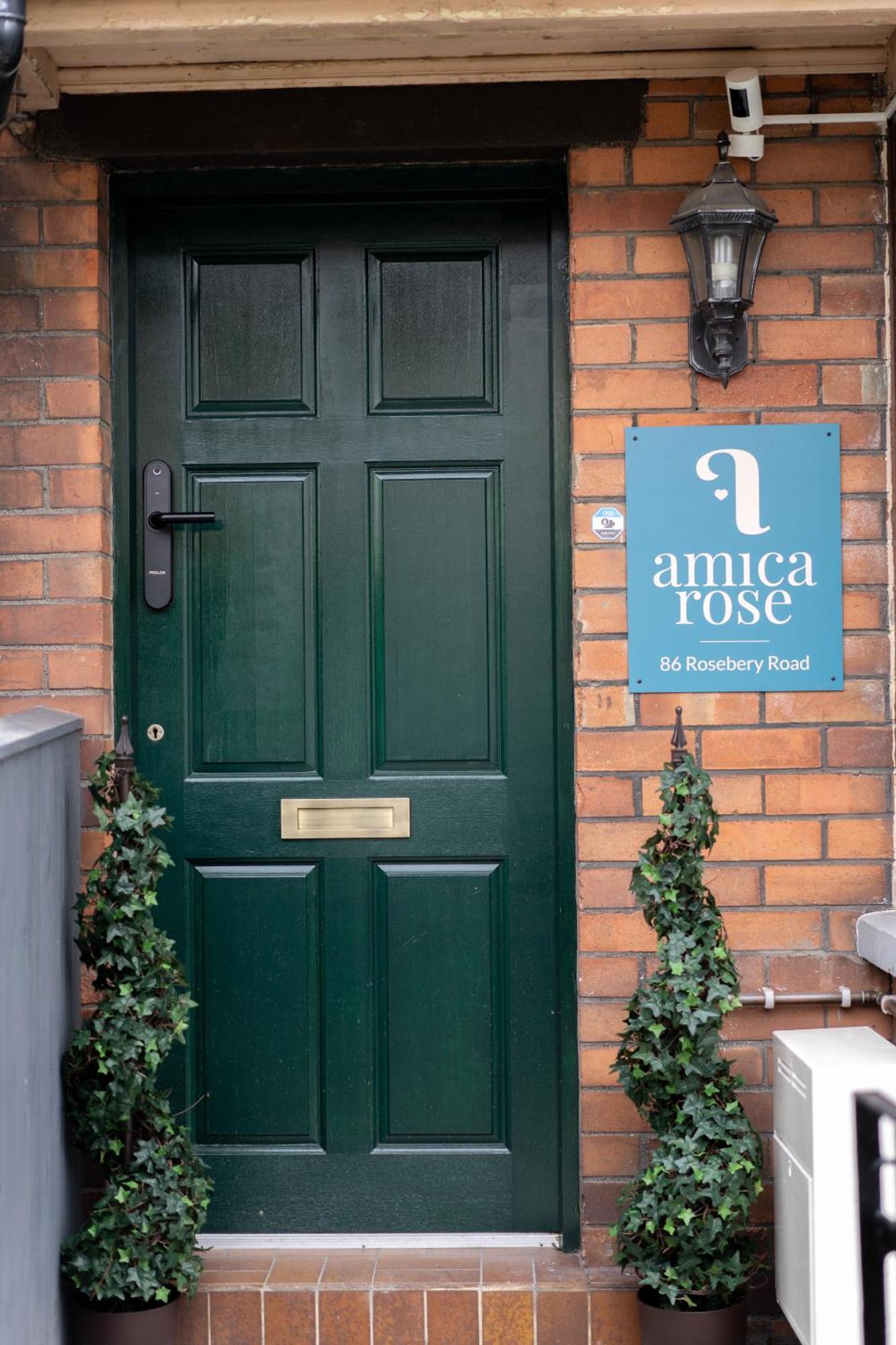 Amica Rose Apartment *