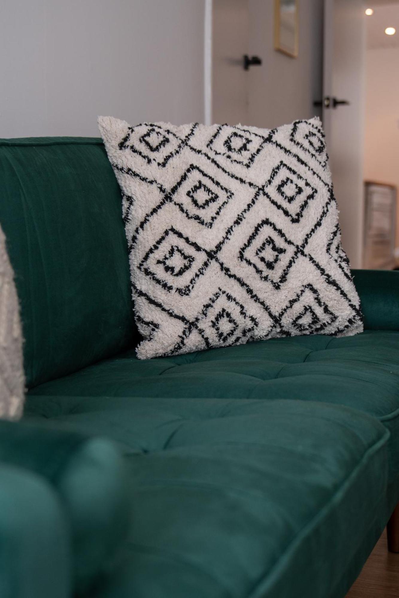 Amica Rose Apartment